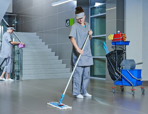 כמה עובדים מגיעים לנקות משרד ואיך בדיוק זה עובד?